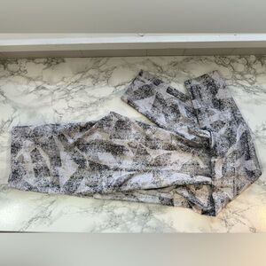 🛍️ Joe Fresh Abstract Patterned Pants